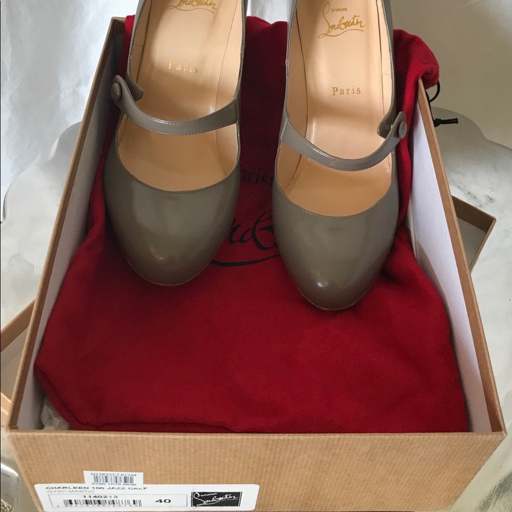 size 40, Christian Louboutin heels - Picture 6 of 8
